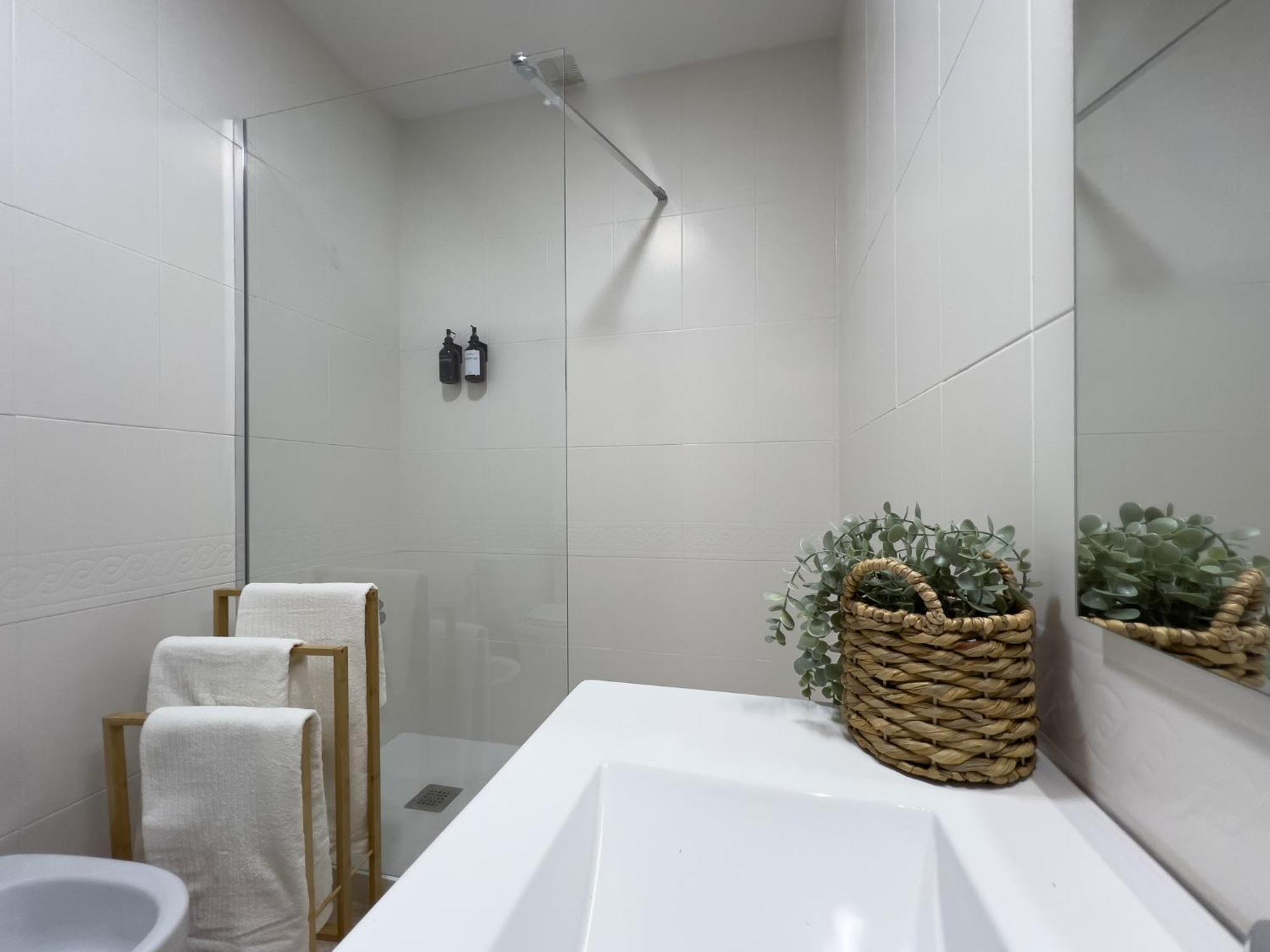 Rosaritohomes Madrigal de la Vera Luaran gambar