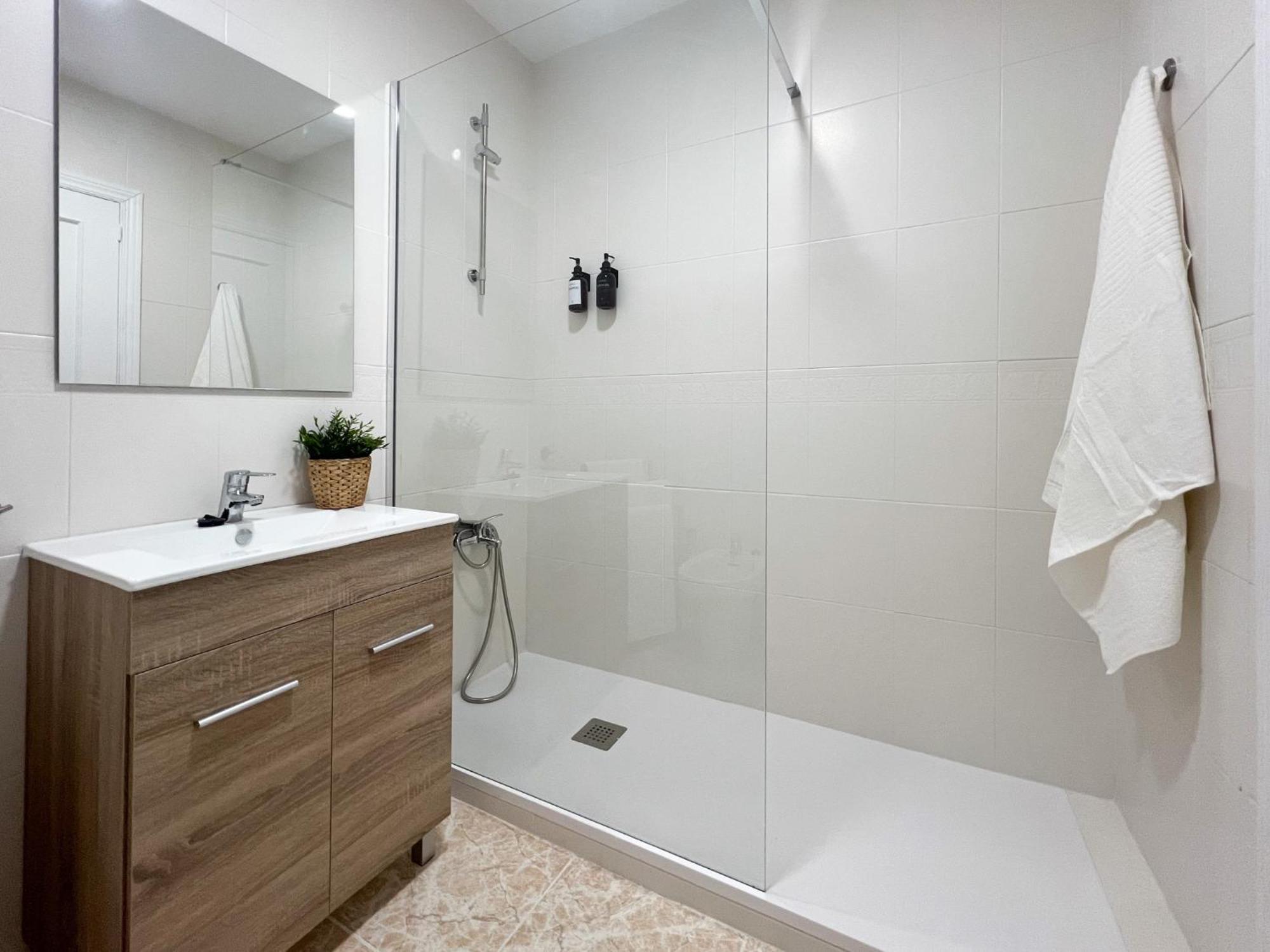 Rosaritohomes Madrigal de la Vera Luaran gambar