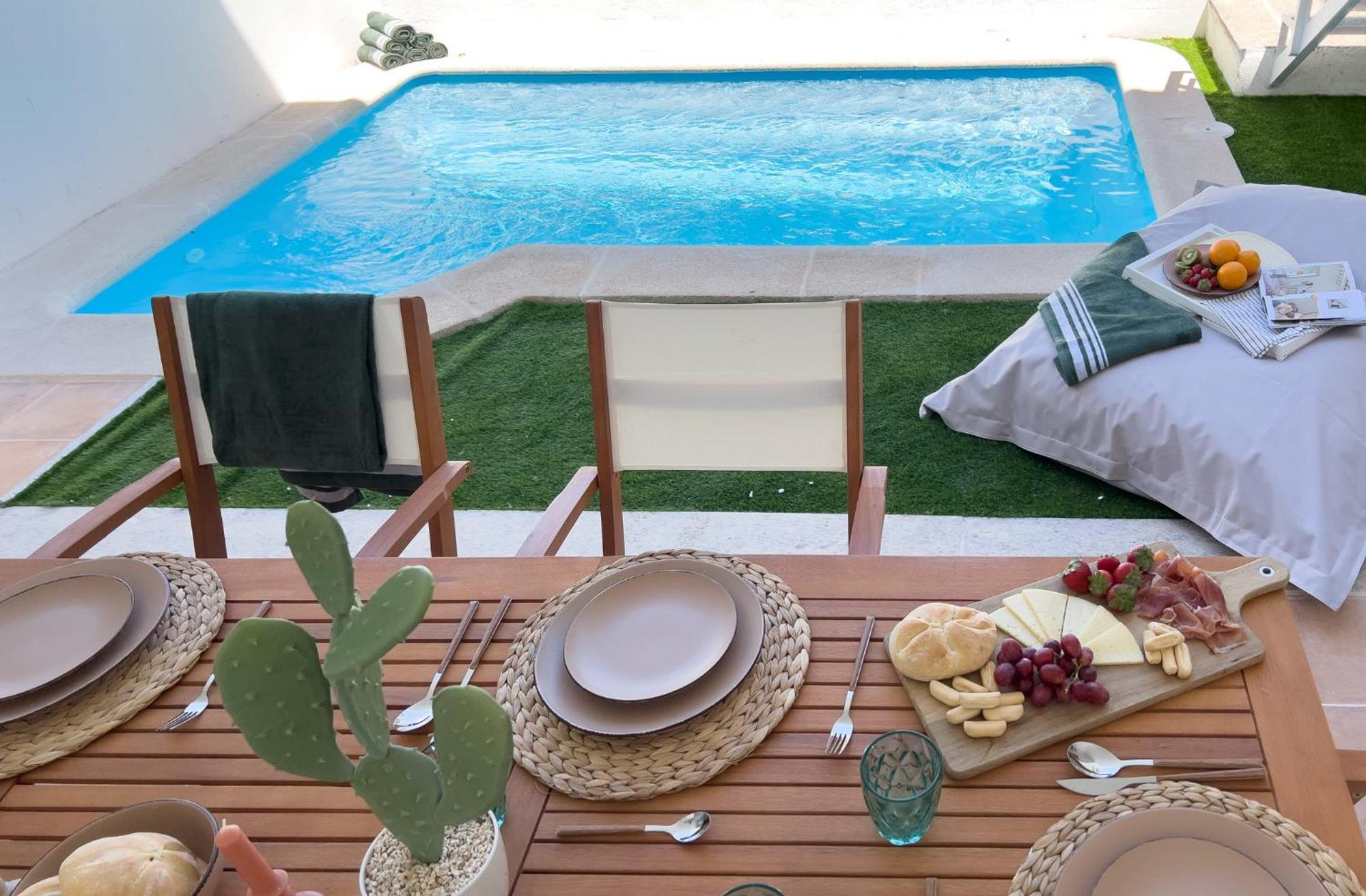 Rosaritohomes Madrigal de la Vera Luaran gambar