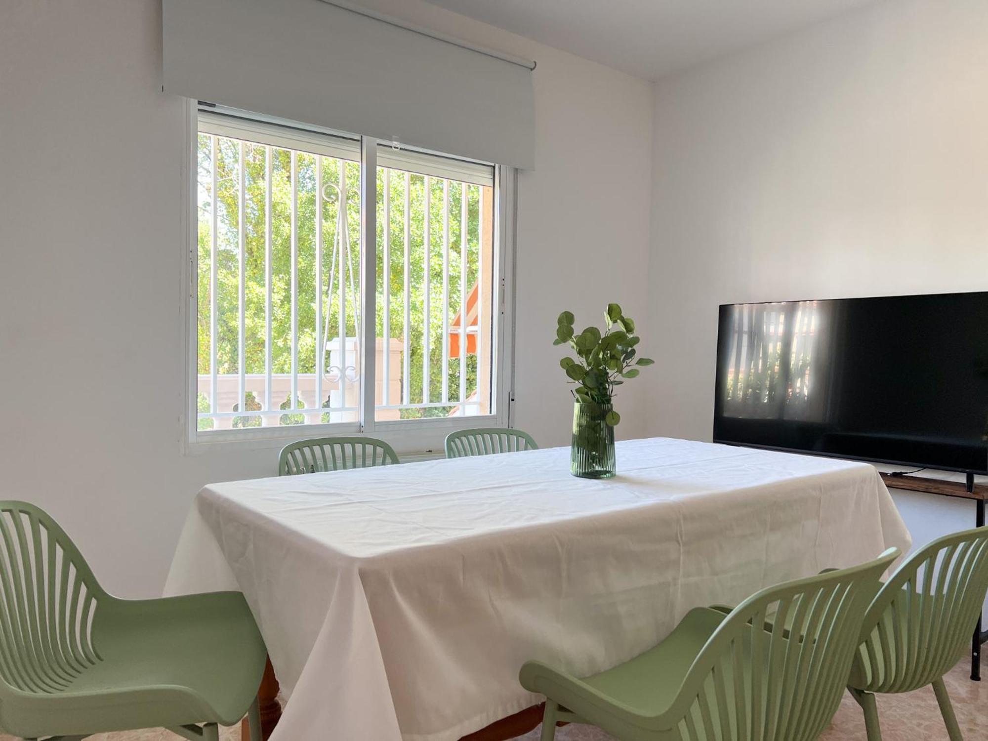 Rosaritohomes Madrigal de la Vera Luaran gambar
